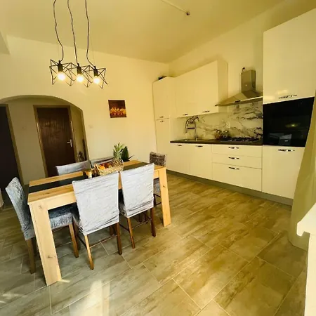 Apartment Casalli 2 *